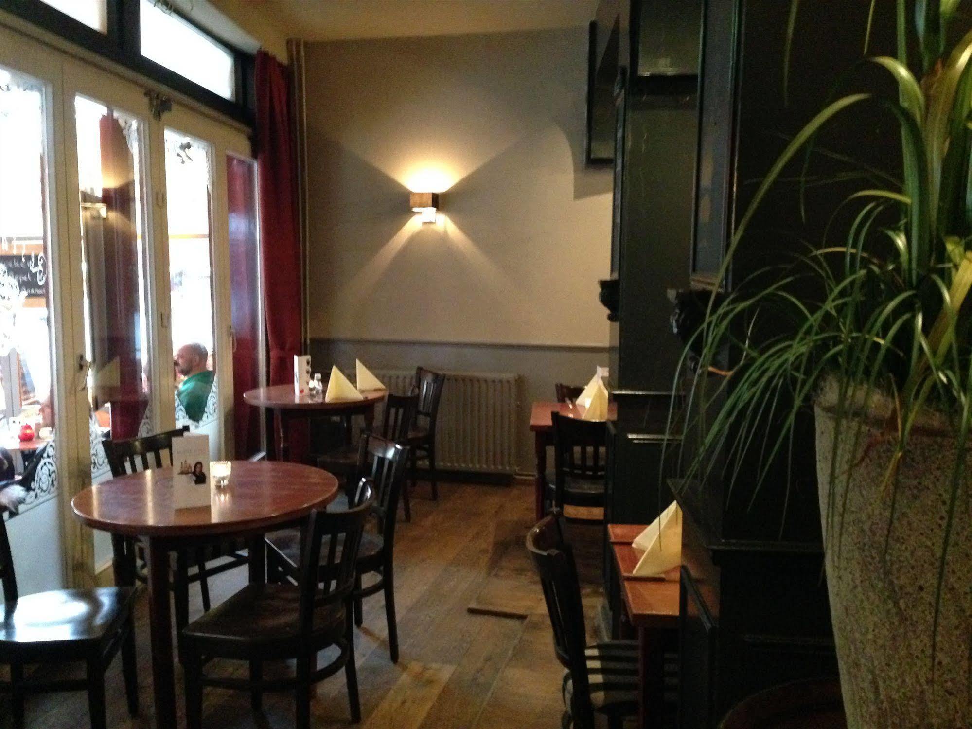 Le Bistro