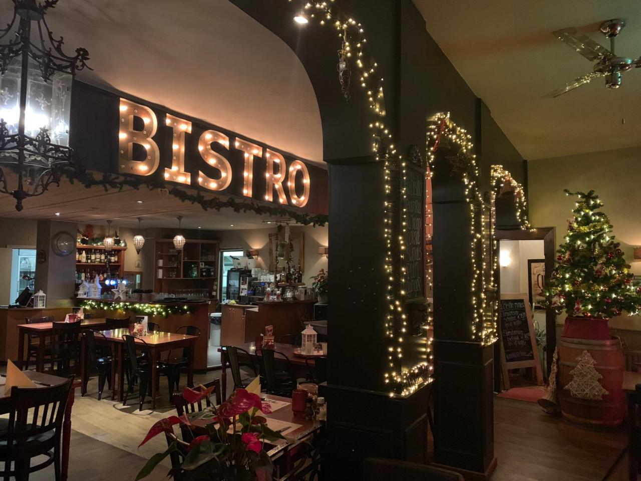 Le Bistro *